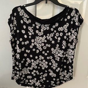Gap luxe tshirt black with white flowers